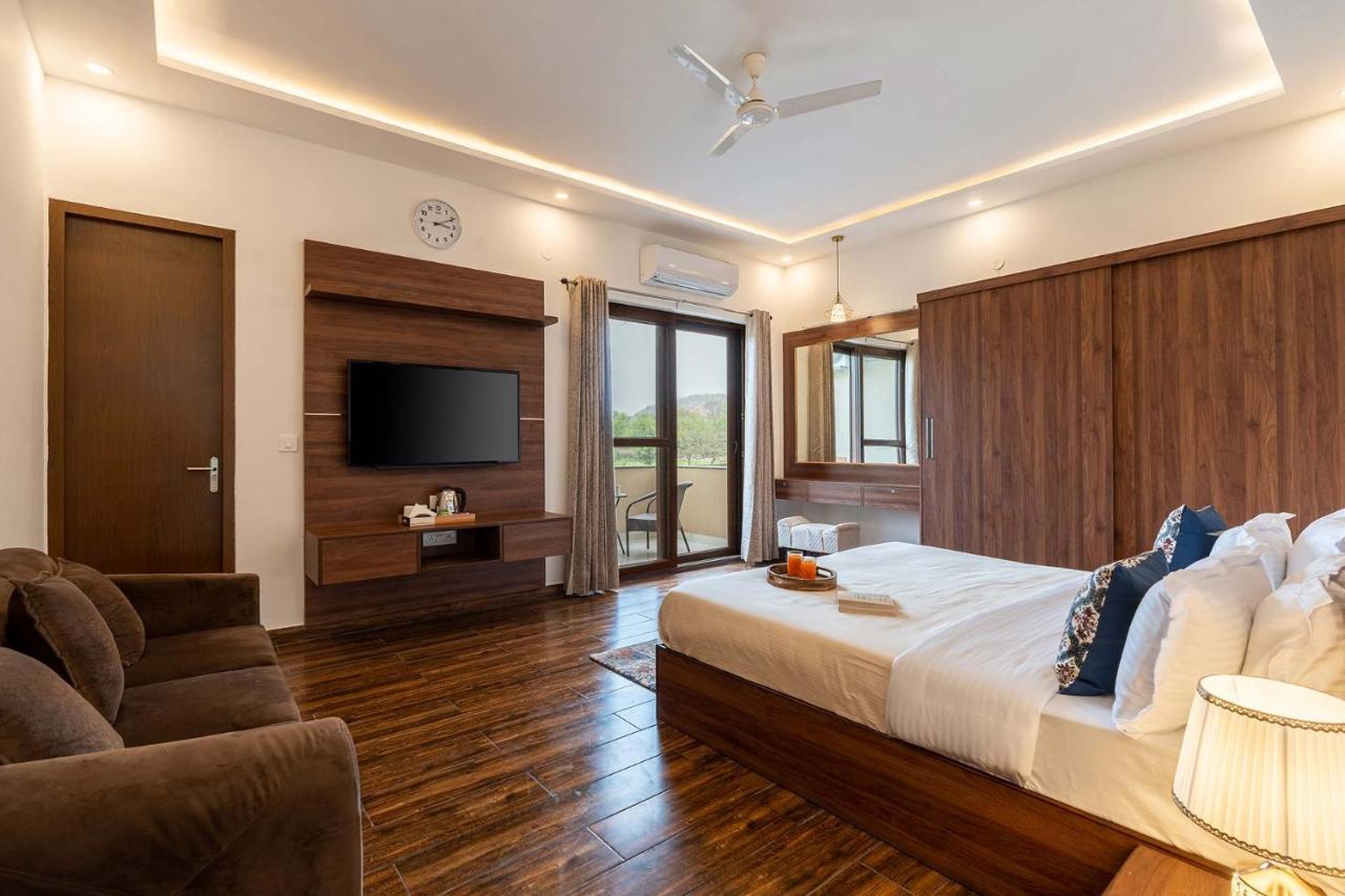 Brookvale Manor By Stayvista - Private Pool Haven With Endless Views & Indoor Fun Sohna Exterior photo
